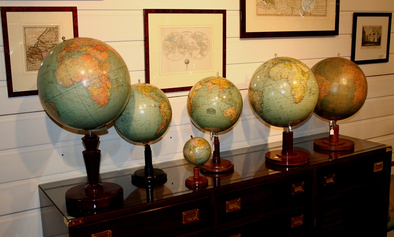 globes.700